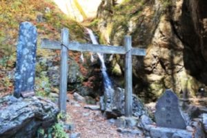 御嶽神社滝